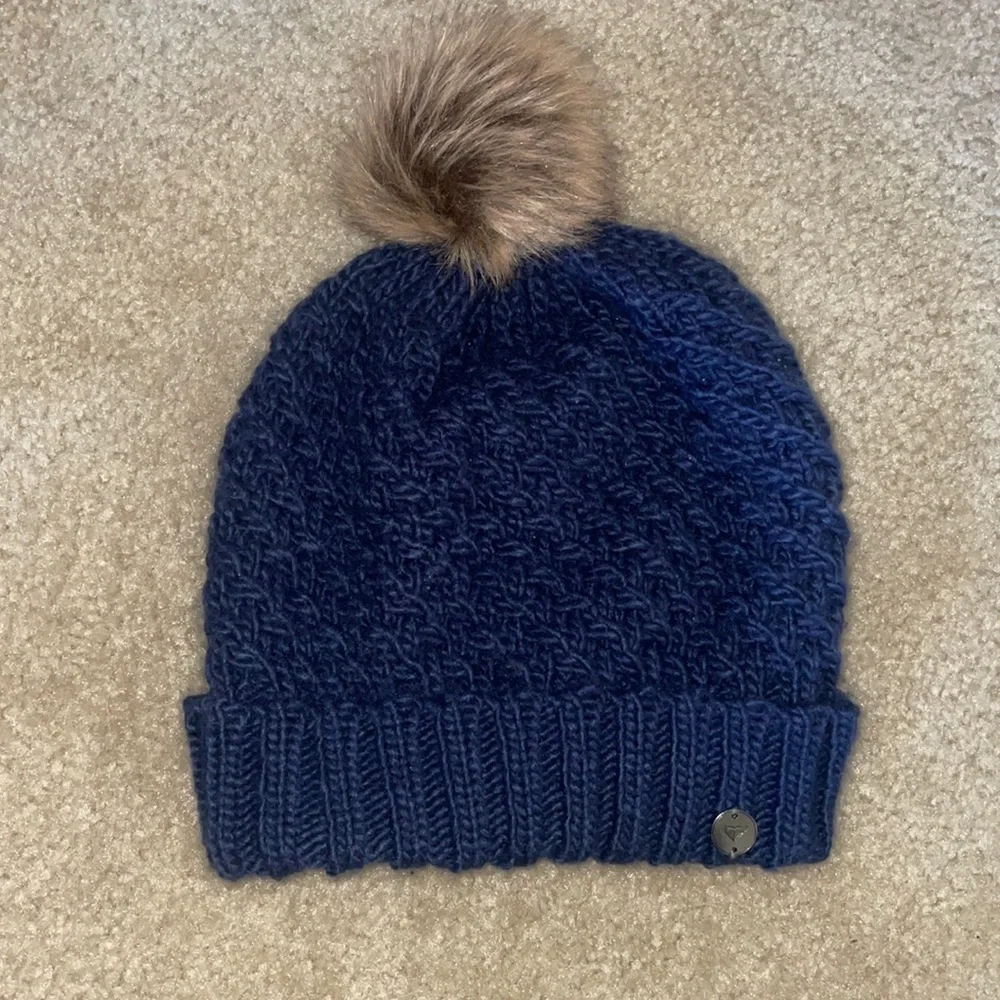 ROXY KNIT BEANIE​ NAVY BLUE WOMENS HAT POMPOM​​​​​​​​